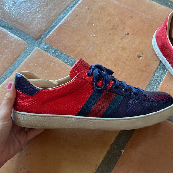 GUCCI "Ace" red blue metallic snakeskin sneakers in a low top style. Size 11. - Picture 6 of 13